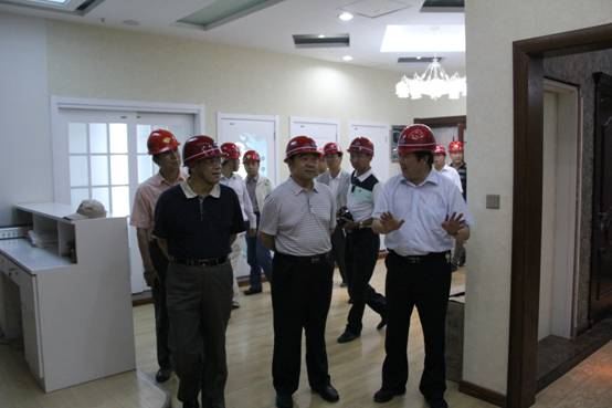 青海省经济委员会党组书记、主任，省国资委  党委副书记、副主任吴海昆实地考察williamhill官网重点项目