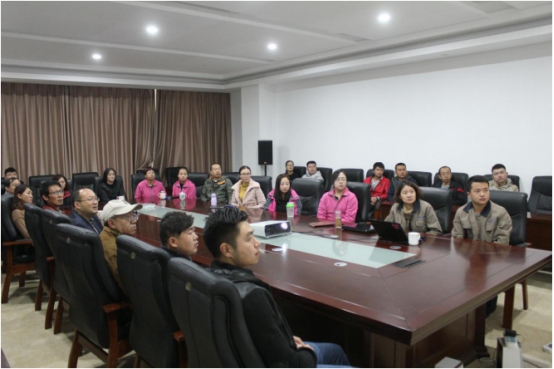 青海williamhill官网党委集中收看党的十九大